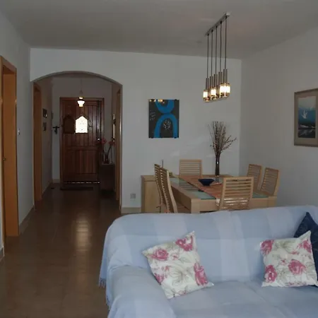 Lovely 2-bedroom Seaview Appartement *